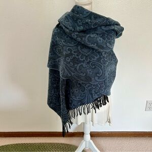 EUC Blue Paisley Fleece/Acrylic Scarf Wrap 30”W x 72”L w 3” Black Fringe